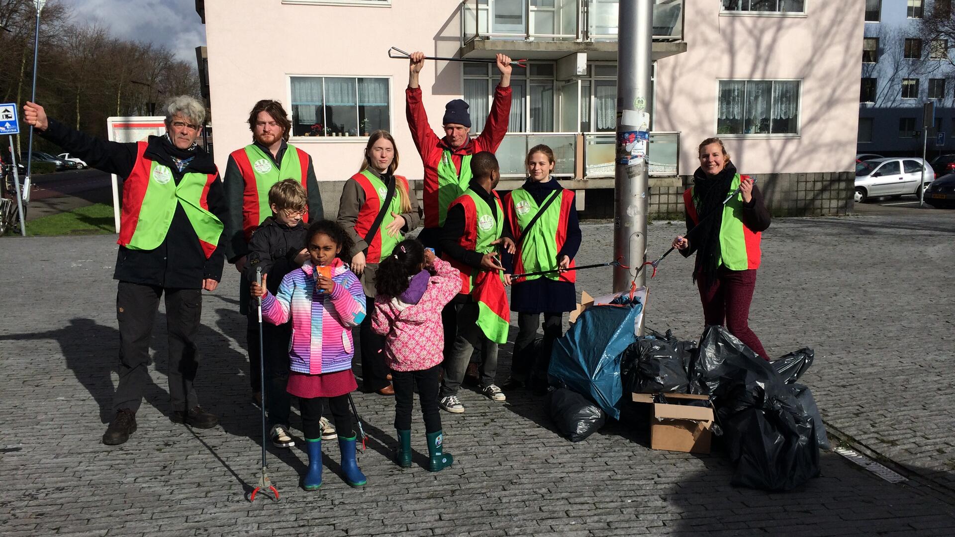 GroenLinks maakte elke zaterdag schoon, hier op het IJplein 